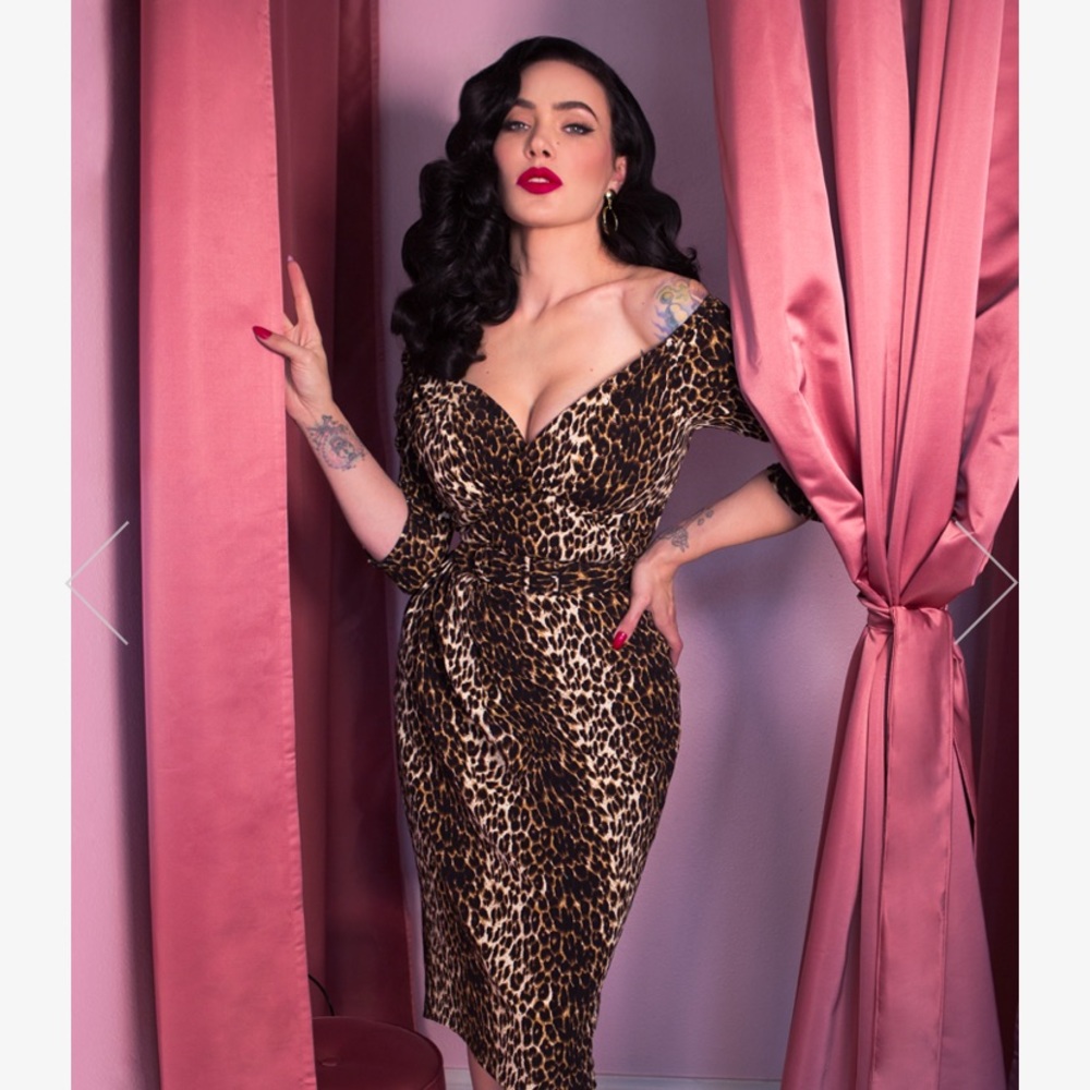 VIXEN BY MICHELINE PITT-LEOPARD WIGGLE DRESS